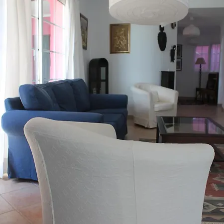 Dara Villa *